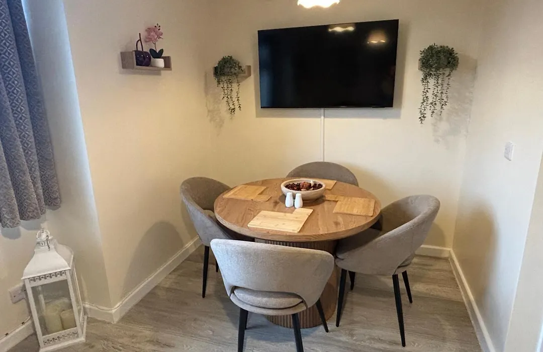 Palm Court Private Self Contained Apartment-1